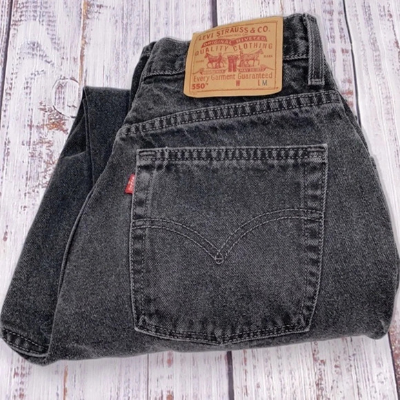 Levi’s vintage black MOM jeans relaxed fit tapered leg size 14 Regular - Picture 2 of 10
